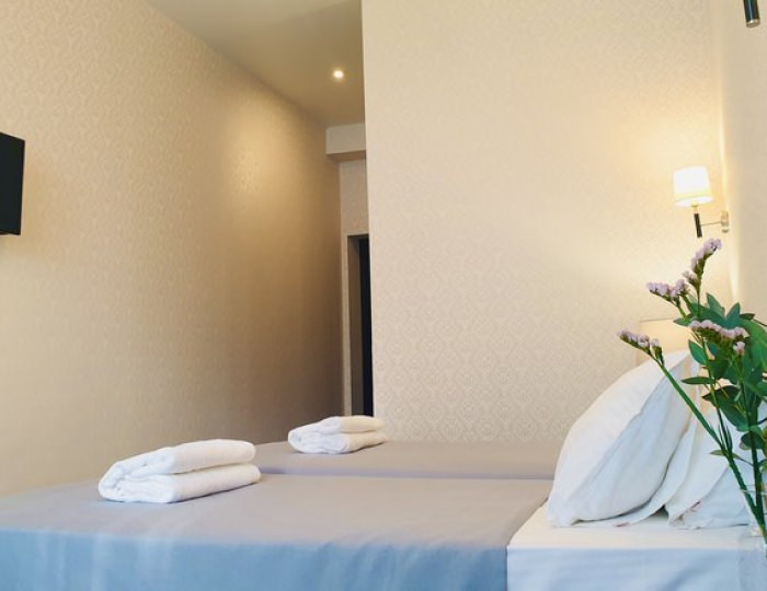 СТАНДАРТНЫЙ 2-МЕСТНЫЙ КОМФОРТ (С БАЛКОНОМ) - Отель «Жоэквара» Гагра