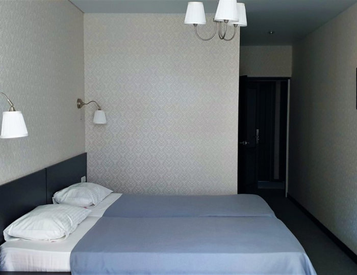 СТАНДАРТНЫЙ 2-МЕСТНЫЙ 1-КОМНАТНЫЙ (С БАЛКОНОМ) - Отель «Жоэквара» Гагра